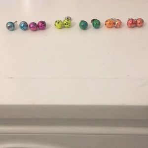 6 pairs of earrings